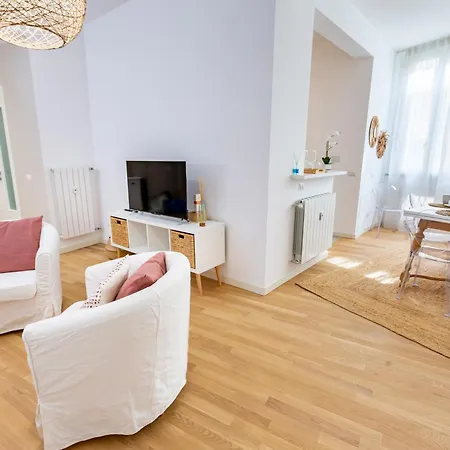Noh Spacious Modern For 8 With 3 Bdr 2 Bathrooms Lägenhet