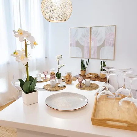 Noh Spacious Modern For 8 With 3 Bdr 2 Bathrooms Rom
