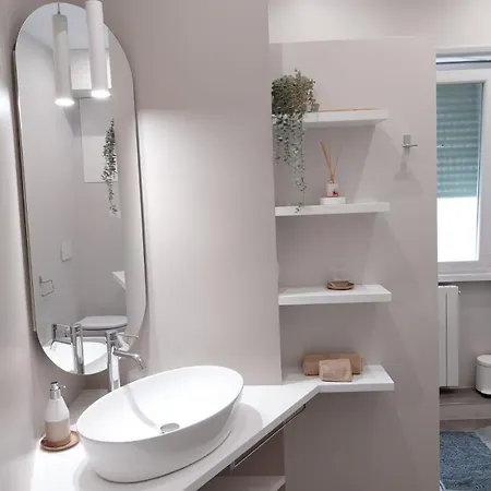 Noh Spacious Modern For 8 With 3 Bdr 2 Bathrooms Lägenhet Rom